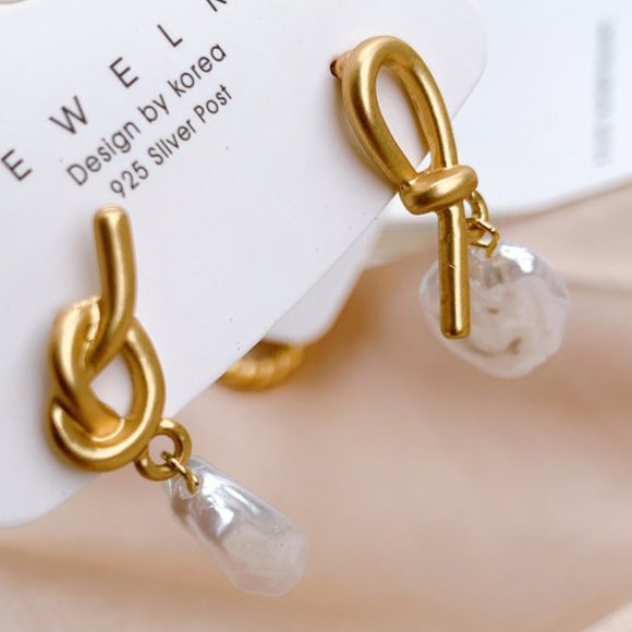 Matte Gold Plated Pearl Drop Earrings - Picture 2 of 4